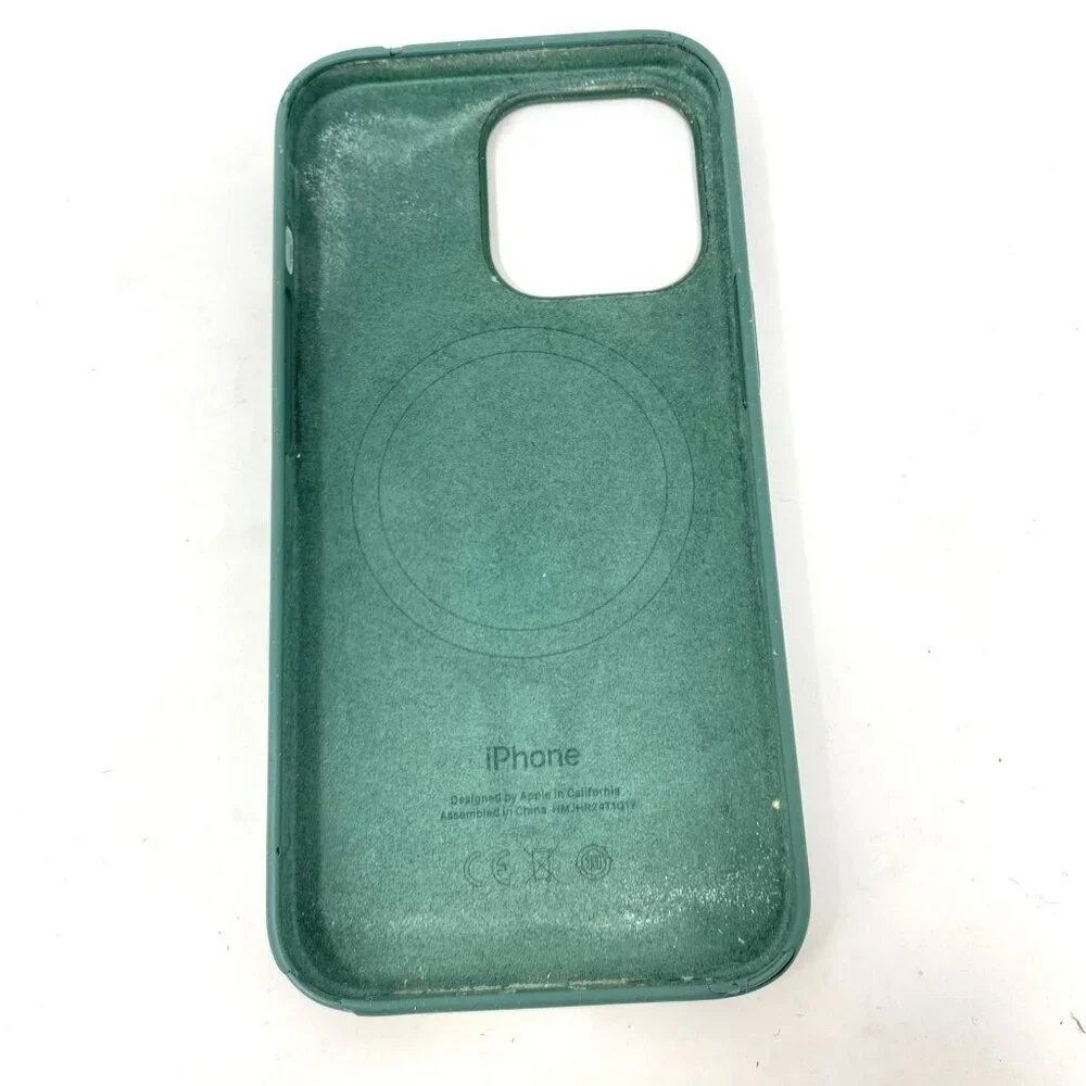 Apple iPhone 13 Silicone Case with MagSafe Green Preowned As Is